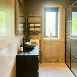 Architect-designed In בית נופש *